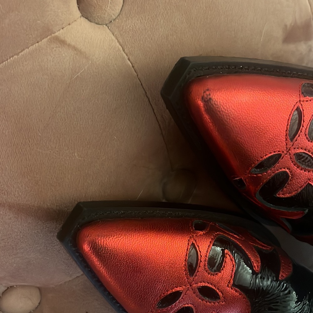 BRAND NEW!! Revovle Western boots. Worn once. Like new. Great condition. - Picture 5 of 6